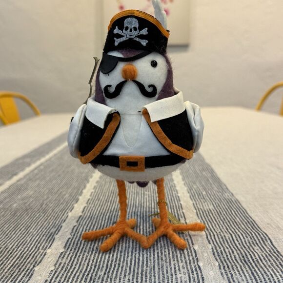 Target Spritz Bird Hyde & Eek 2020 Featherly Friends CLIPPER Halloween Pirate - Picture 1 of 6